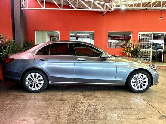 MERCEDES-BENZ-C 180-2020
