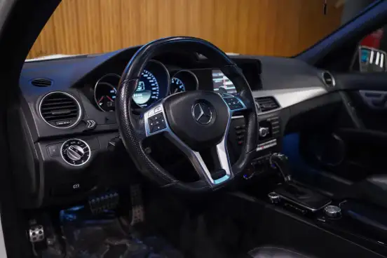 MERCEDES-BENZ-C 63 AMG-6.2 V8 GASOLINA MCT MERCEDES-BENZ-C 63 AMG-2012