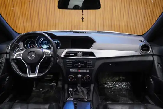 MERCEDES-BENZ-C 63 AMG-2012