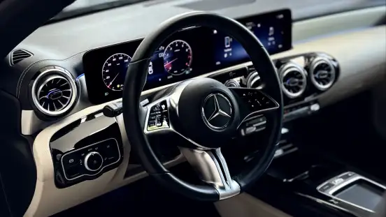 MERCEDES-BENZ-CLA 200-2024