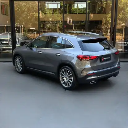 MERCEDES-BENZ-GLA 200-2021