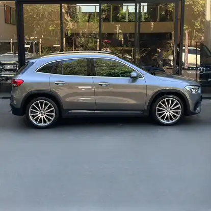 MERCEDES-BENZ-GLA 200-2021