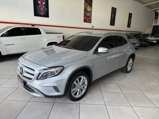 MERCEDES-BENZ-GLA 200-1.6 CGI ADVANCE 16V TURBO FLEX 4P AUTOMÁTICO MERCEDES-BENZ-GLA 200-2016