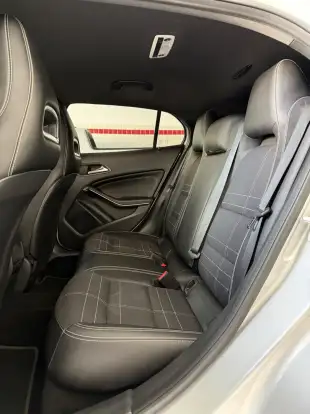MERCEDES-BENZ-GLA 200-2016