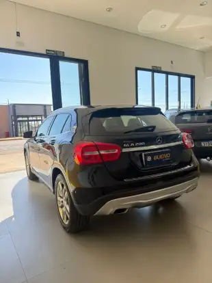 MERCEDES-BENZ-GLA 200-2015