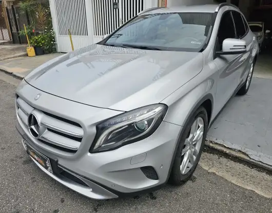 MERCEDES-BENZ-GLA 200-2014