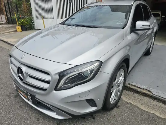 MERCEDES-BENZ-GLA 200-1.6 CGI ADVANCE 16V TURBO GASOLINA 4P AUTOMÁTICO MERCEDES-BENZ-GLA 200-2014