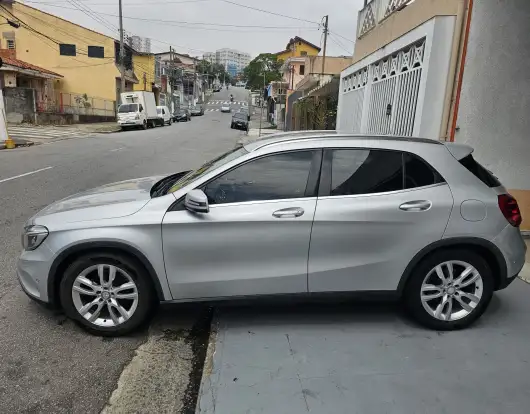 MERCEDES-BENZ-GLA 200-2014