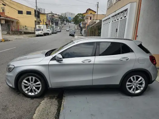 MERCEDES-BENZ-GLA 200-1.6 CGI ADVANCE 16V TURBO GASOLINA 4P AUTOMÁTICO MERCEDES-BENZ-GLA 200-2014
