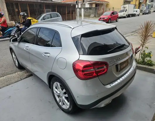 MERCEDES-BENZ-GLA 200-2014