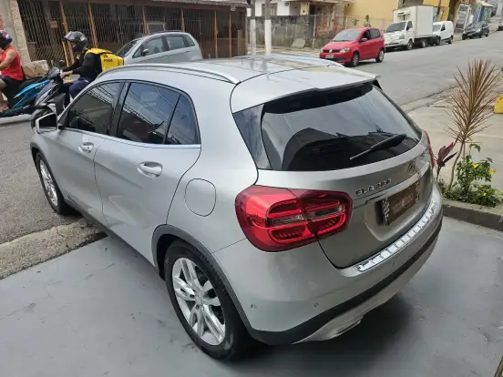 MERCEDES-BENZ-GLA 200-1.6 CGI ADVANCE 16V TURBO GASOLINA 4P AUTOMÁTICO MERCEDES-BENZ-GLA 200-2014