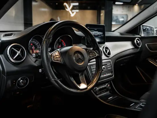 MERCEDES-BENZ-GLA 200-1.6 CGI ENDURO 16V TURBO FLEX 4P AUTOMÁTICO MERCEDES-BENZ-GLA 200-2017