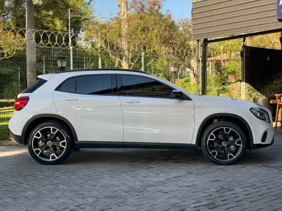 MERCEDES-BENZ-GLA 200-1.6 CGI FLEX NIGHT 7G-DCT MERCEDES-BENZ-GLA 200-2019