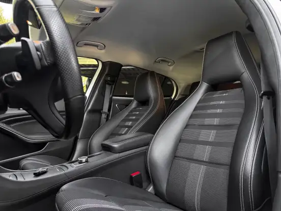 MERCEDES-BENZ-GLA 200-1.6 CGI FLEX NIGHT 7G-DCT MERCEDES-BENZ-GLA 200-2019