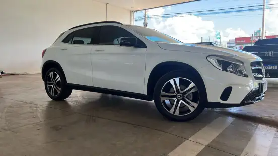 MERCEDES-BENZ-GLA 200-2018