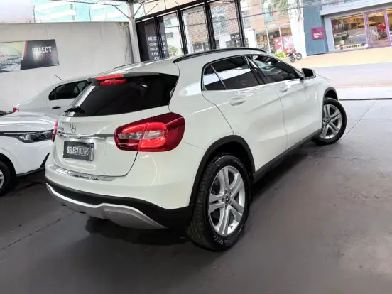 MERCEDES-BENZ-GLA 200-1.6 CGI FLEX STYLE 7G-DCT MERCEDES-BENZ-GLA 200-2017