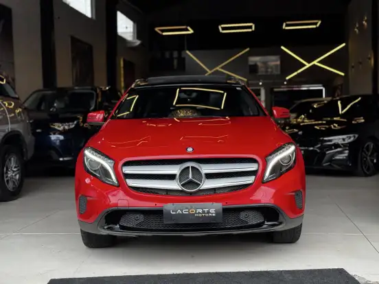 MERCEDES-BENZ-GLA 200-2015
