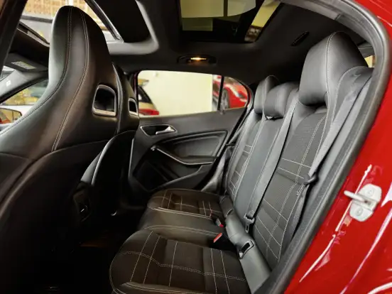 MERCEDES-BENZ-GLA 200-2015