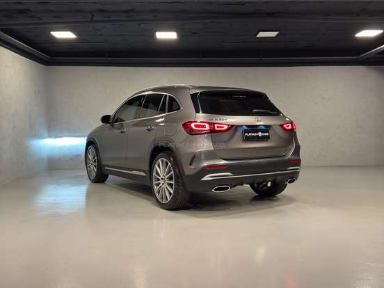 MERCEDES-BENZ-GLA 200-2022