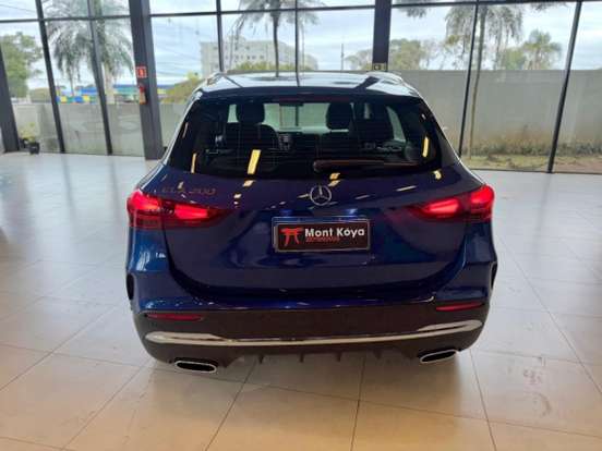 MERCEDES-BENZ-GLA 200-2024