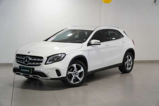 MERCEDES-BENZ-GLA 200-2019