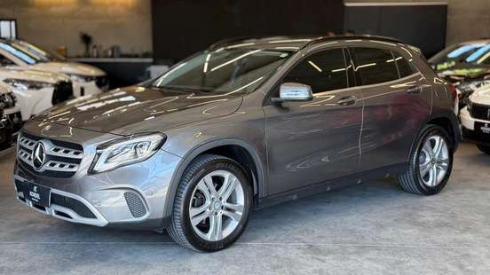 MERCEDES-BENZ-GLA 200-2019