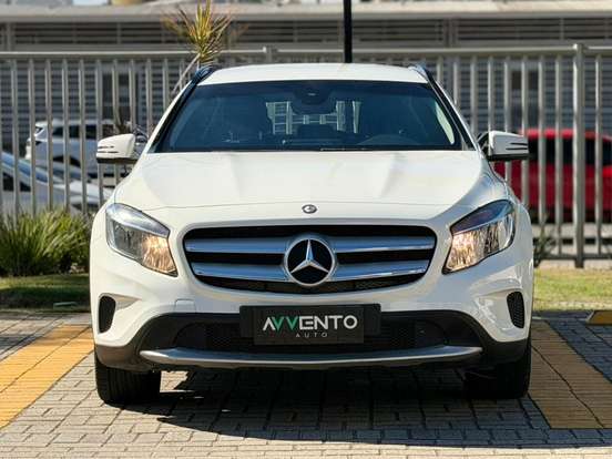 MERCEDES-BENZ-GLA 200-2016