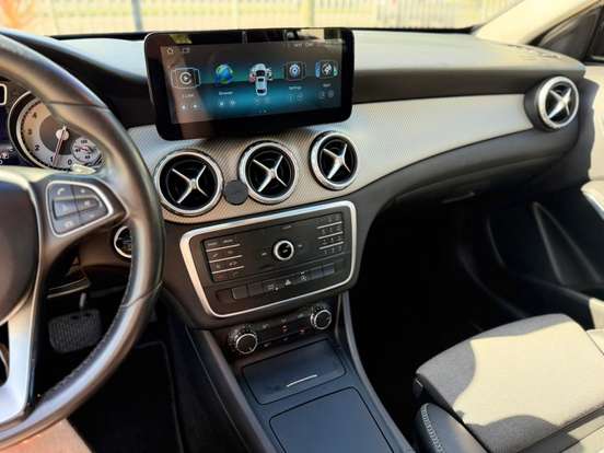 MERCEDES-BENZ-GLA 200-2016