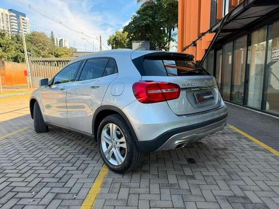 MERCEDES-BENZ-GLA 200-2015