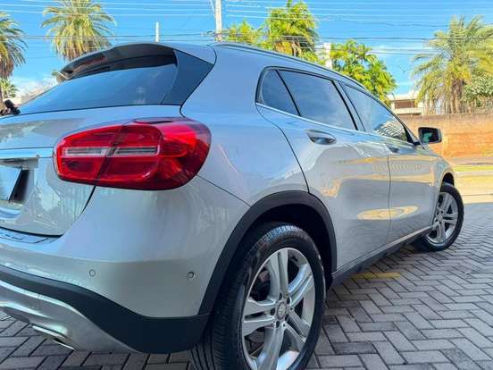 MERCEDES-BENZ-GLA 200-2015
