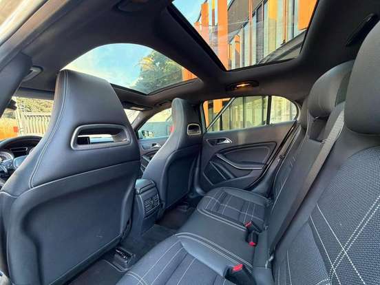 MERCEDES-BENZ-GLA 200-2015