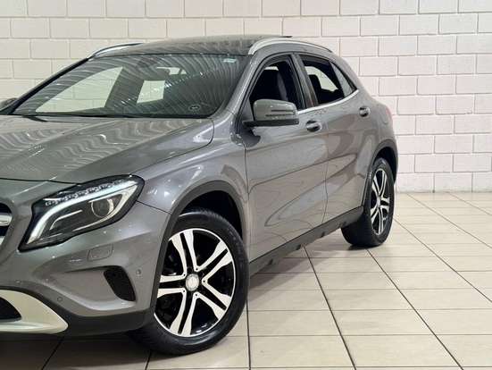 MERCEDES-BENZ-GLA 200-2015