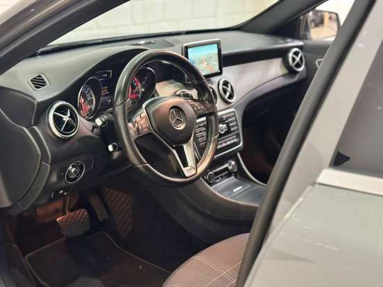 MERCEDES-BENZ-GLA 200-1.6 CGI VISION BLACK EDITION 16V TURBO GASOLINA 4P AUTOMÁTICO MERCEDES-BENZ-GLA 200-2015