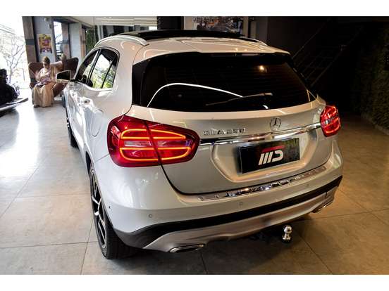 MERCEDES-BENZ-GLA 250-2.0 16V TURBO GASOLINA SPORT 4P AUTOMÁTICO MERCEDES-BENZ-GLA 250-2015