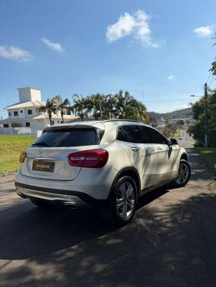 MERCEDES-BENZ-GLA 250-2016