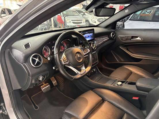MERCEDES-BENZ-GLA 250-2016