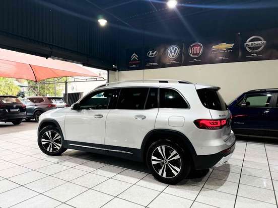 MERCEDES-BENZ-GLB 200-2021