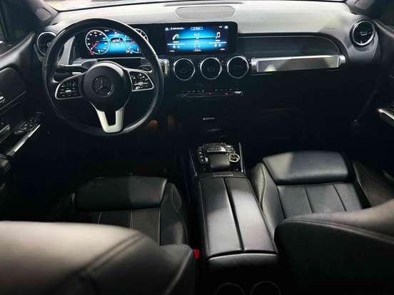 MERCEDES-BENZ-GLB 200-2021