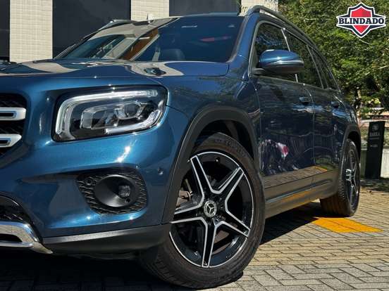 MERCEDES-BENZ-GLB 200-2020