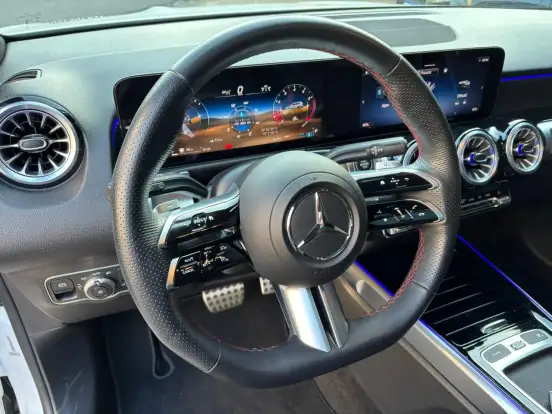 MERCEDES-BENZ-GLB 220-2.0 MHEV AMG LINE 4MATIC 8G-DCT MERCEDES-BENZ-GLB 220-2024