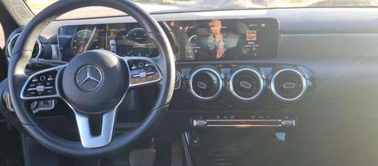 MERCEDES-BENZ-A 200-2020