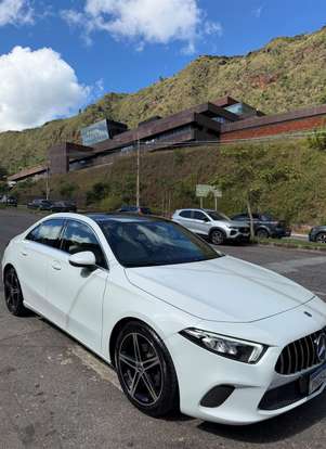 MERCEDES-BENZ-A 200-2020