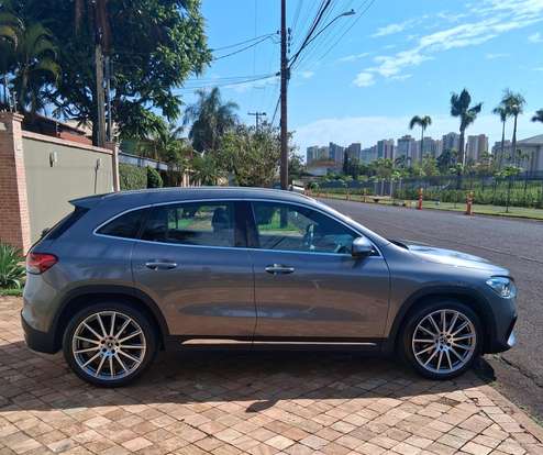 MERCEDES-BENZ-GLA 200-2021
