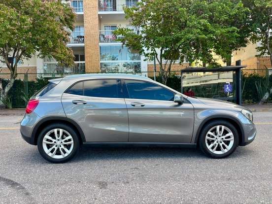 MERCEDES-BENZ-GLA 200-2015