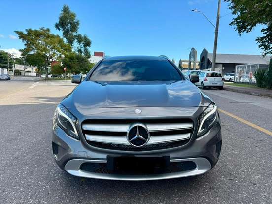 MERCEDES-BENZ-GLA 200-2015