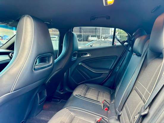 MERCEDES-BENZ-GLA 200-2015