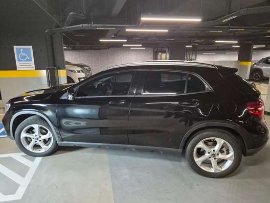 MERCEDES-BENZ-GLA 200-2017