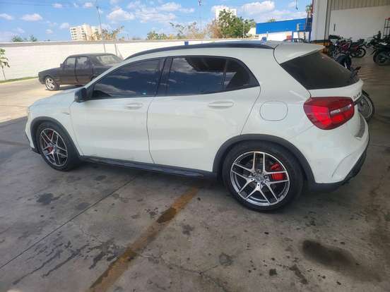 MERCEDES-BENZ-GLA 45 AMG-2.0 16V TURBO GASOLINA 4P AUTOMÁTICO MERCEDES-BENZ-GLA 45 AMG-2015