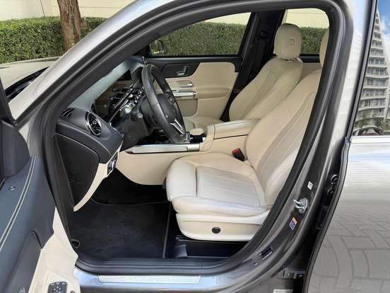 MERCEDES-BENZ-GLB 200-2021