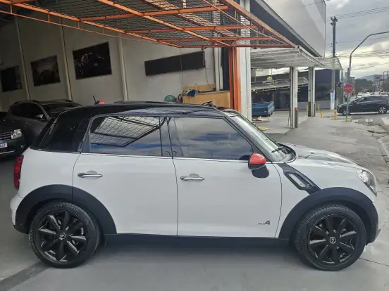 MINI-COUNTRYMAN-1.6 S ALL4 4X4 16V 184CV TURBO GASOLINA 4P AUTOMÁTICO MINI-COUNTRYMAN-2013